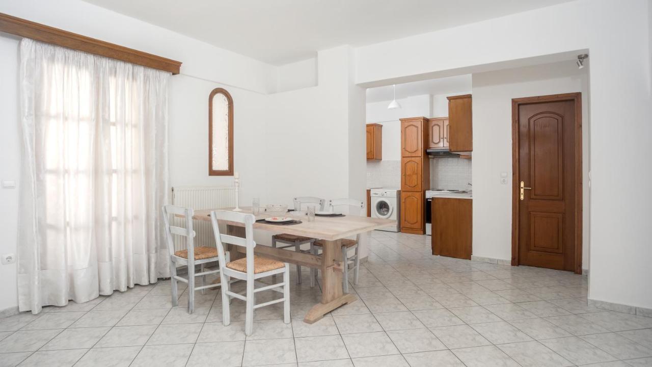 Depis Economy Studios & Apartments Naxos City エクステリア 写真